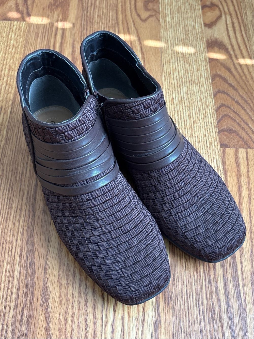 Comfortview Kayla Style Ankle Bootie Chocolate Brown Zipper Closure Size 7.5W
